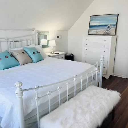 Holden Time Holiday home